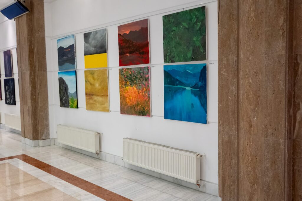 Vernisaj Scoala de la Bistrita - Galeriile de Arta ale Academiei Române