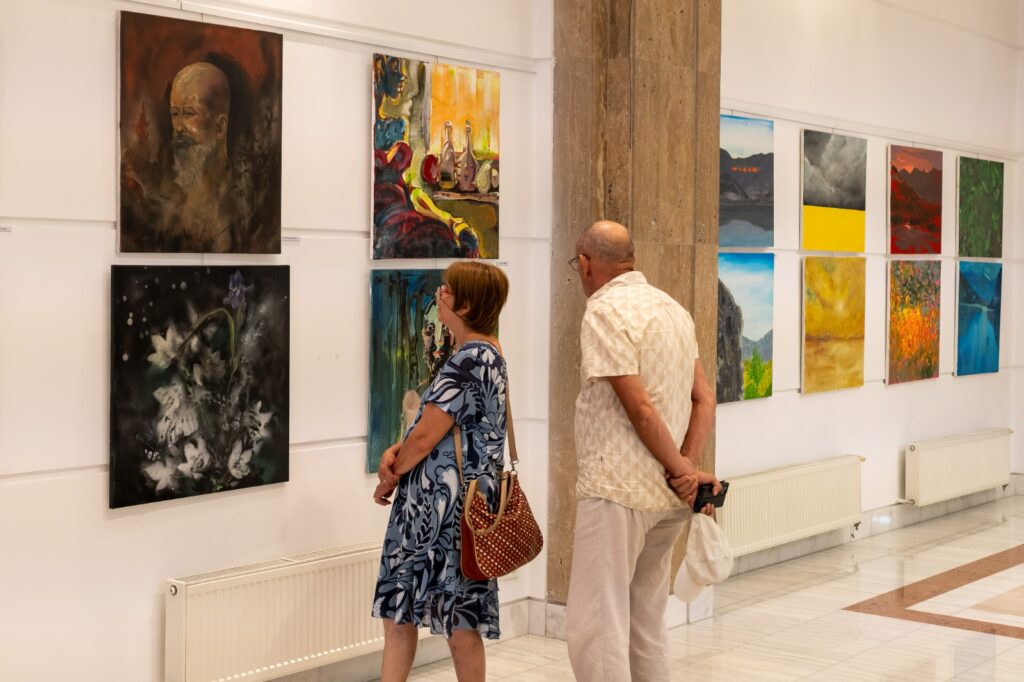 Vernisaj Scoala de la Bistrita - Galeriile de Arta ale Academiei Române